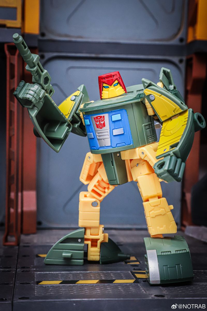 United Autobot Cosmos In-Hand Images of Transformers Legacy